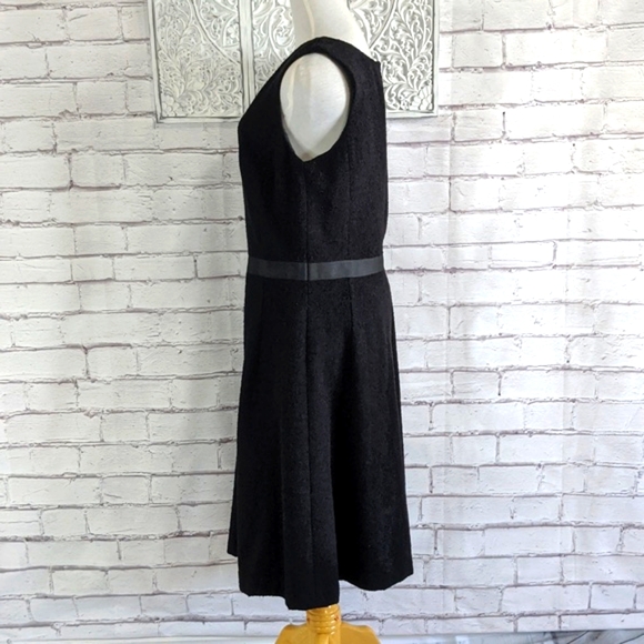 ISAAC MIZRAHI Sleeveless Lined Wool Blend Little Black Dress - Picture 3 of 15